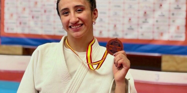 Conquista tamaulipeca Frida Maya bronce en la Super Copa de España de Judo