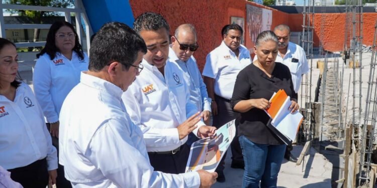 Contará la UAT con más y mejores edificios e infraestructura en Nuevo Laredo. El rector supervisó obras en la frontera