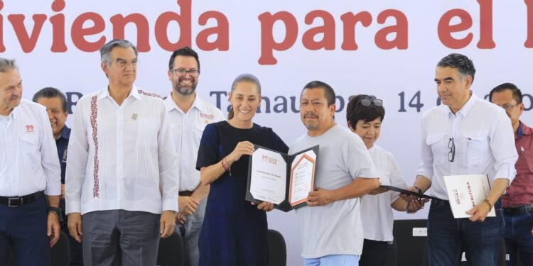 Con la entrega de viviendas se hace justicia a quienes menos tienen: Claudia Sheinbaum