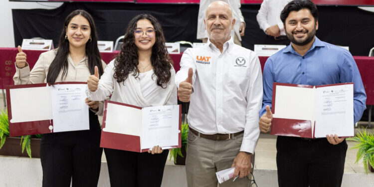 Becan a estudiantes de la UAT para el desarrollo de proyectos de base tecnológica