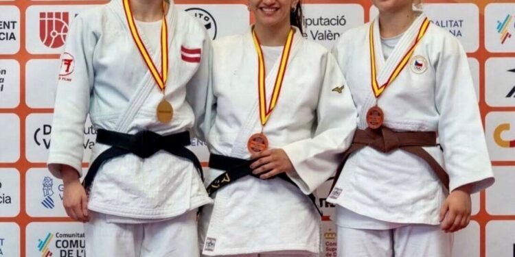 Conquista tamaulipeca Frida Maya bronce en la Super Copa de España de Judo