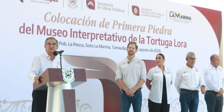 Coloca Américo primera piedra del Museo Interpretativo de la Tortuga Lora en Soto la Marina