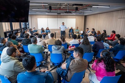 Refuerza UPV formación de estudiantes en inteligencia artificial con participación en campamento internacional