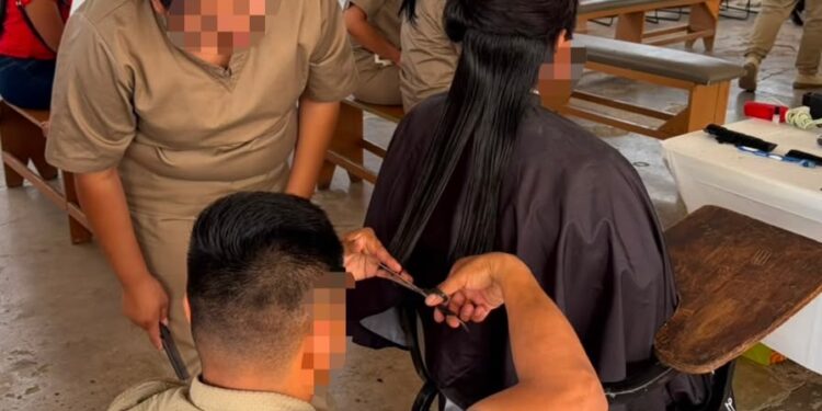 Conmemora CEDES Victoria Día del Peluquero con jornada de corte de cabello a bajo costo
