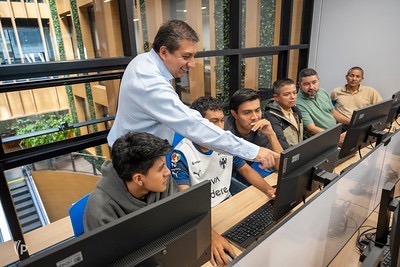 Refuerza UPV formación de estudiantes en inteligencia artificial con participación en campamento internacional