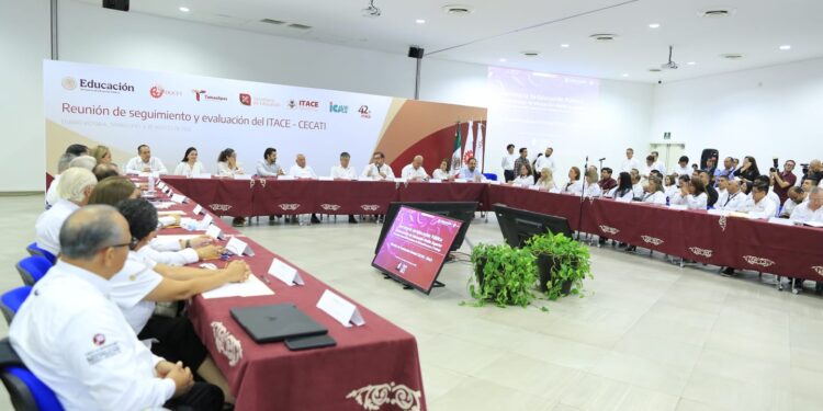 «Fortalecemos la capacitación para responder a los nuevos desafíos laborales» : Américo