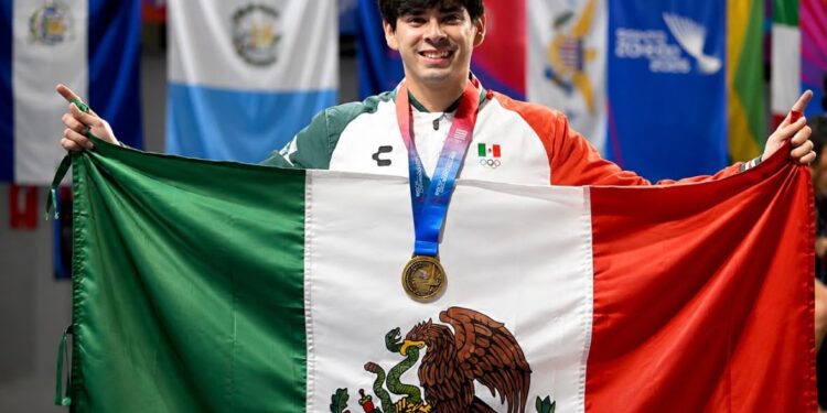Estudiante de la UAT conquista el oro en esgrima en Santo Domingo 2026