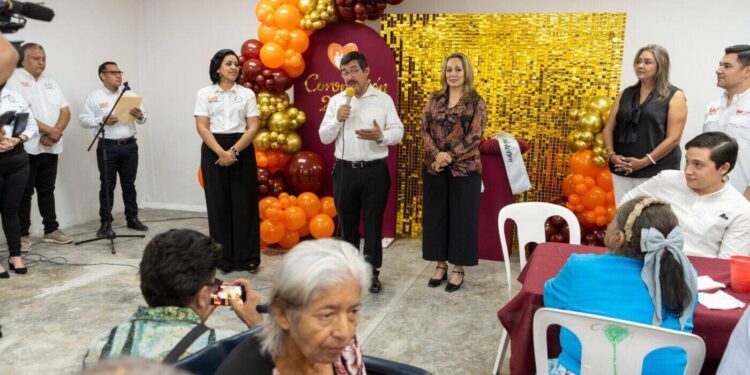 Celebra la UAT a adultos mayores del COMASS con nuevas instalaciones y emotivo festejo en su día