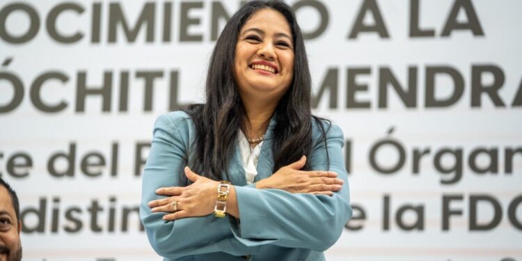 Reconoce UAT trayectoria judicial de su distinguida egresada Xóchitl Almendra Hernández Torres