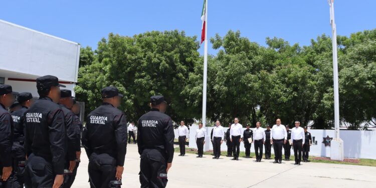 Entrega SSPT constancias a egresados del 22 escalón de Medicina Táctica Policial