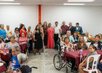 Celebra la UAT a adultos mayores del COMASS con nuevas instalaciones y emotivo festejo en su día