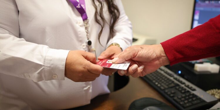 Facilita DIF Tamaulipas trámite de credencial y placas de circulación para personas con discapacidad