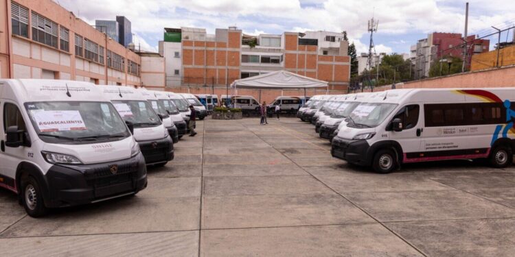 Recibe DIF Tamaulipas tres vehículos adaptados para fortalecer atención a personas con discapacidad