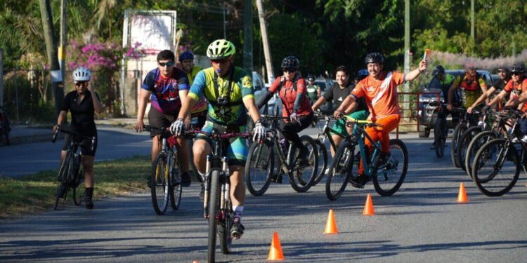 Encabeza el rector Dámaso Anaya la Gran Rodada UAT 14K en Ciudad Victoria