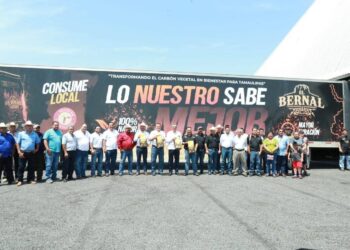Da Américo banderazo a primer embarque de carbón tamaulipeco a Estados Unidos