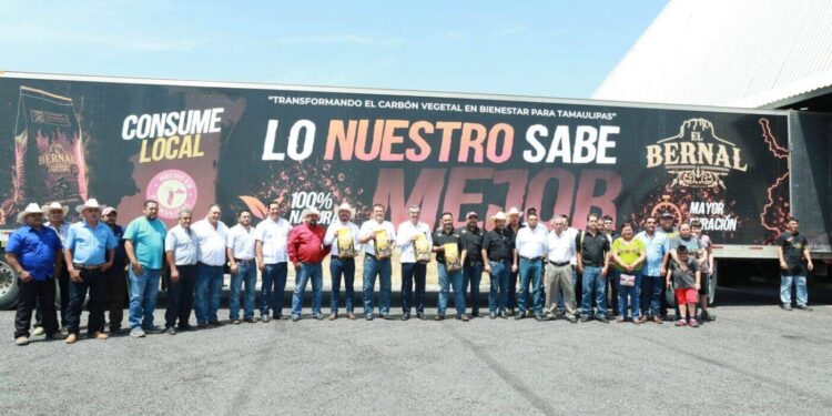 Da Américo banderazo a primer embarque de carbón tamaulipeco a Estados Unidos