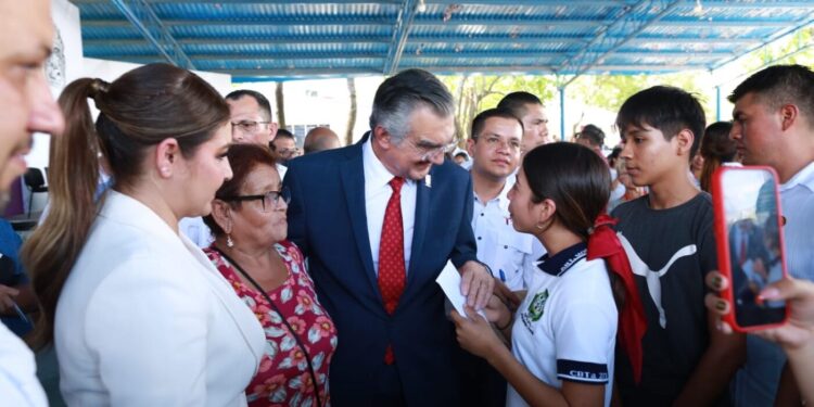 Impulsa Américo conectividad y abasto de agua en Nuevo Morelos