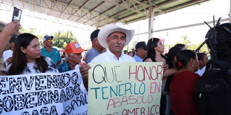 En Abasolo, impulsa Américo nuevas alternativas para el campo, obras y gestión de viviendas