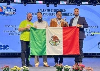 Conquistan alumnos de la UTALT trofeo al Talento Científico Internacional