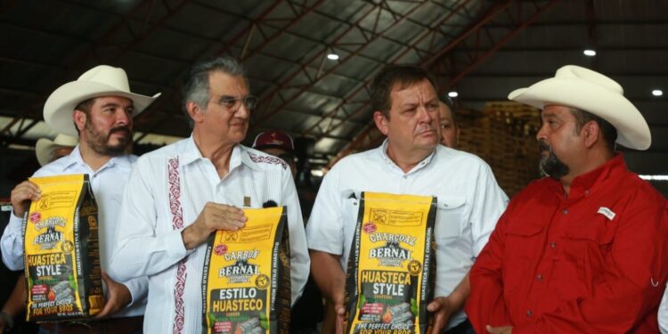 Da Américo banderazo a primer embarque de carbón tamaulipeco a Estados Unidos