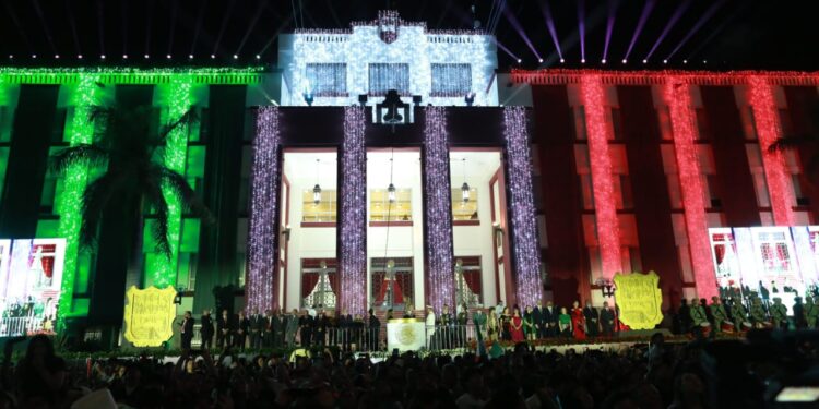 Encabeza Américo tradicional Grito de Independencia desde la capital tamaulipeca
