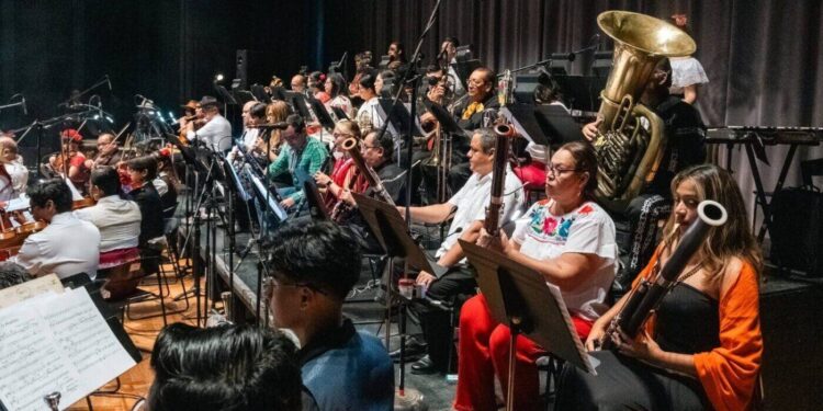 La Orquesta Sinfónica de la UAT celebra 50 años de excelencia cultural con el concierto MexiUATísimo
