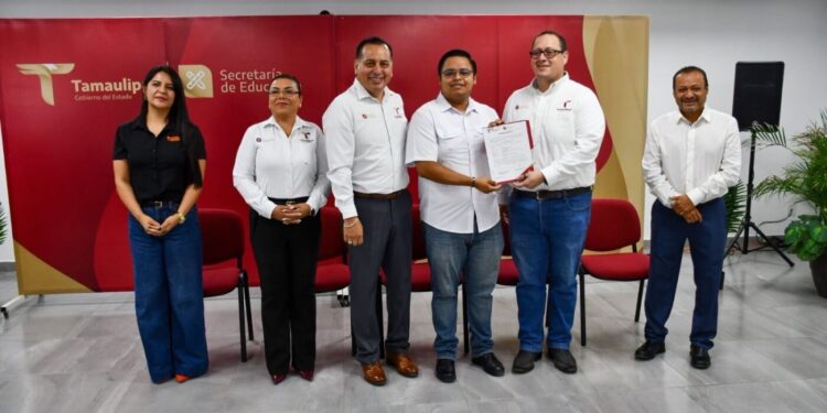 Entrega la SET 45 nombramientos del proceso de admisión correspondientes a los niveles de educación especial, preescolar y primaria