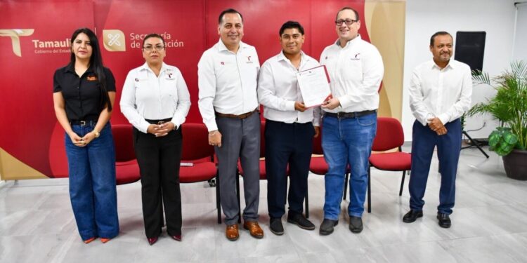 Entrega la SET 45 nombramientos del proceso de admisión correspondientes a los niveles de educación especial, preescolar y primaria