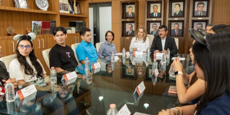 Afianza UAT movilidad internacional de estudiantes en el programa Disney 2026