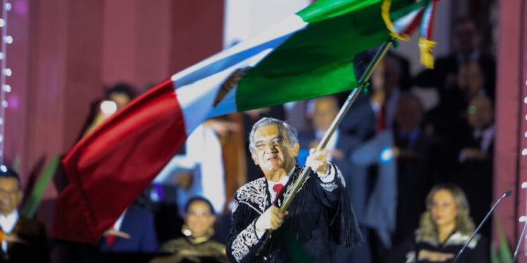 Encabeza Américo tradicional Grito de Independencia desde la capital tamaulipeca