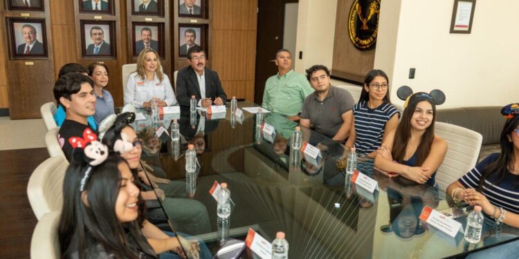 Afianza UAT movilidad internacional de estudiantes en el programa Disney 2026
