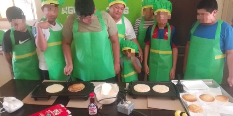 Promueve DEMA convivencia y habilidades para la vida mediante curso de cocina en Reynosa