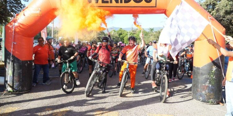Encabeza el rector Dámaso Anaya la Gran Rodada UAT 14K en Ciudad Victoria
