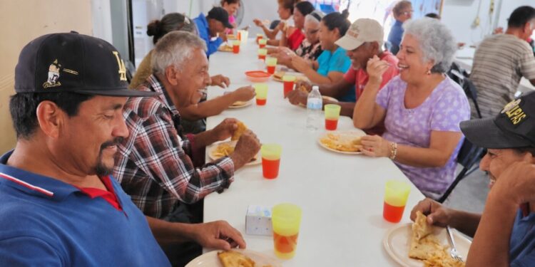 Brindarán Comedores de Bienestar alimentos a personas en situación de calle
