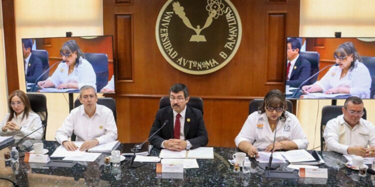 Destaca rector Dámaso Anaya avances institucionales de la UAT ante el Patronato Universitario