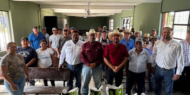 Llega apoyo nutricional a ganaderos de González