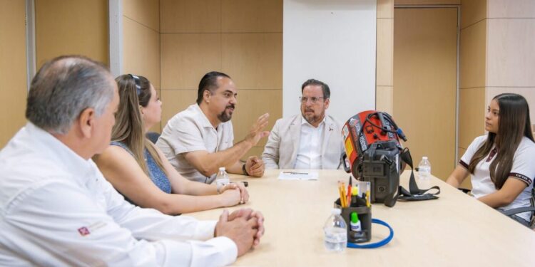 Respalda secretario de Educación a estudiante tamaulipeca que representará a México en Indonesia