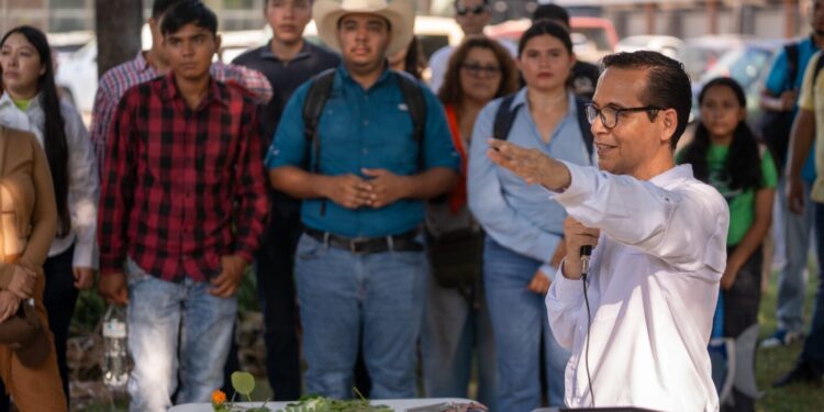 Promueve la UAT el cuidado ambiental con jornada botánica en el Campus Victoria
