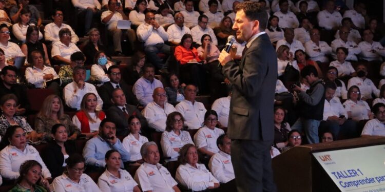 Pone en marcha Dámaso Anaya proyecto para transformar la práctica docente en la UAT