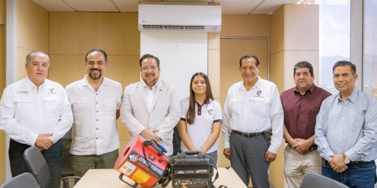 Respalda secretario de Educación a estudiante tamaulipeca que representará a México en Indonesia