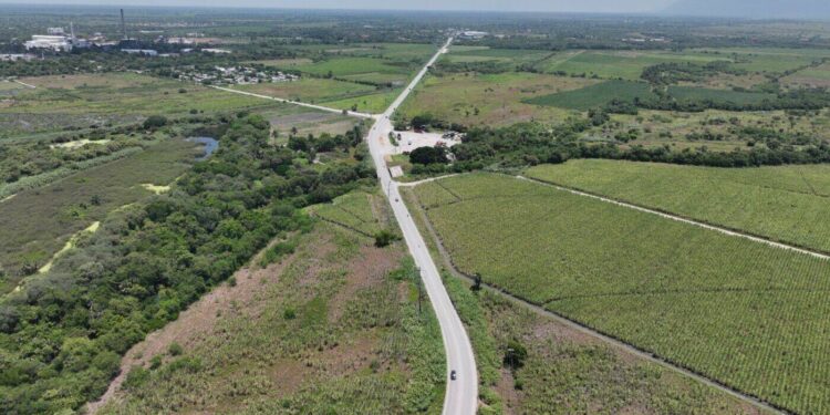 Fortalece Gobierno de Tamaulipas infraestructura vial en la zona cañera