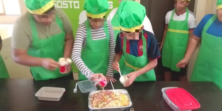 Promueve DEMA convivencia y habilidades para la vida mediante curso de cocina en Reynosa