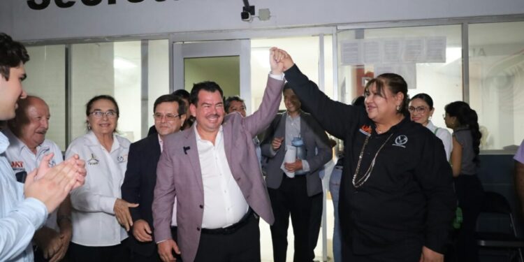 Eligen a Edy Izaguirre para nuevo período al frente de Derecho Victoria en la UAT