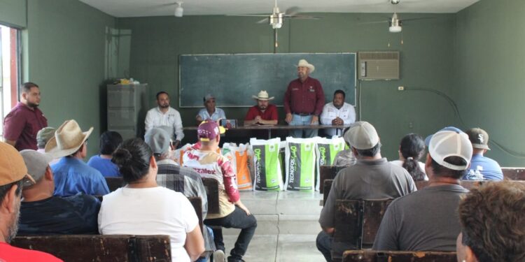 Llega apoyo nutricional a ganaderos de González