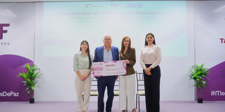 DIF Tamaulipas reconoce y premia a seis asociaciones civiles por su labor social