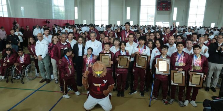 Reconoce Américo a medallistas paralímpicos y anuncia aumento de apoyos a deportistas y entrenadores