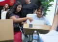 Entrega SEBIEN computadoras a estudiantes
