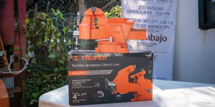 Entregan equipamiento y herramientas de trabajo a beneficiarios de la estrategia Tamaulipas Equipa