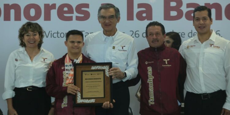 Reconoce Américo a medallistas paralímpicos y anuncia aumento de apoyos a deportistas y entrenadores