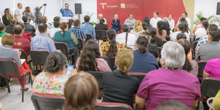 Reconoce SET derechos laborales con entrega de 44 nombramientos a trabajadores de la educación